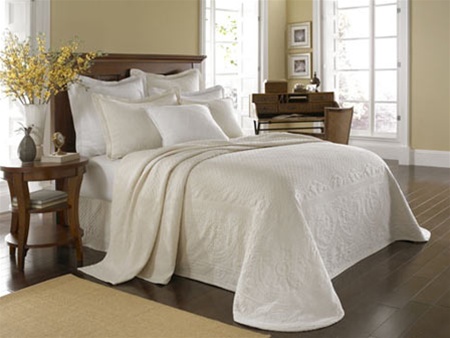 HISTORIC Charleston Collection King Charles Matelasse Coverlet 13991BEDDKNGIVY for sale online 