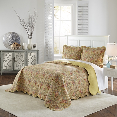 Swept Away by Waverly -
This elegant ensemble features an updated paisley aesthetic with modern flower bursts. Rich neutrals come to life with accents of berry and spa blue. Reverse features coordinating stripe.