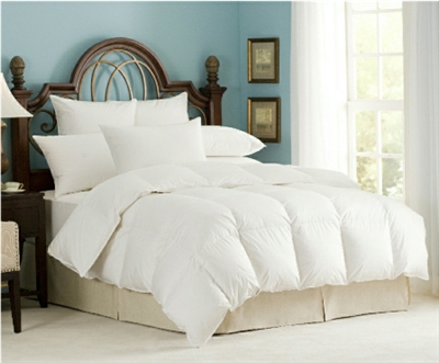 Get cozy under this down comforter filled with 650+ fill power, Hungarian White Goose Down.
The fill is hypo-allergenic and has anti-bacterial protection to guarantee freshness and purity for the life of the product. Baffled box construction allows for